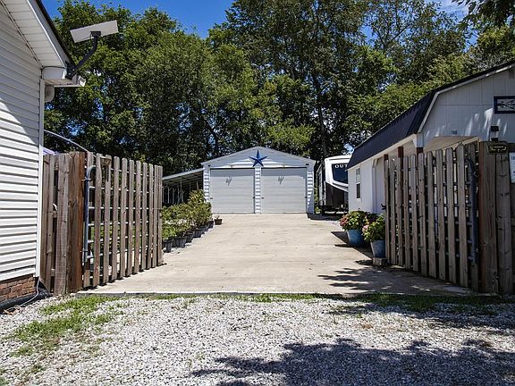 3rd image of 3928 Hearthstone Dr