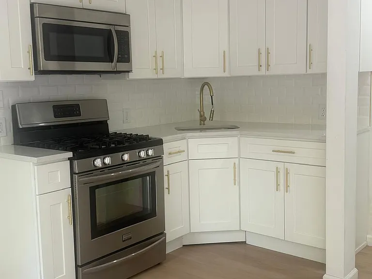 14 Woodland Cir S — Photo 3