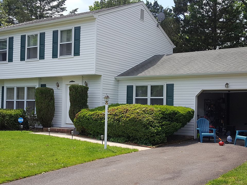 1st image of 714 Vivian Dr