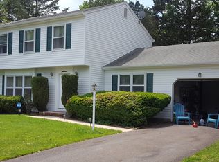 714 Vivian Dr, Toms River, NJ