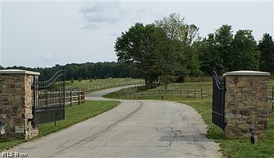 1st image of River Forest Dr