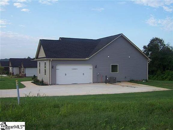 2nd image of 124 Deyoung Meadows Dr