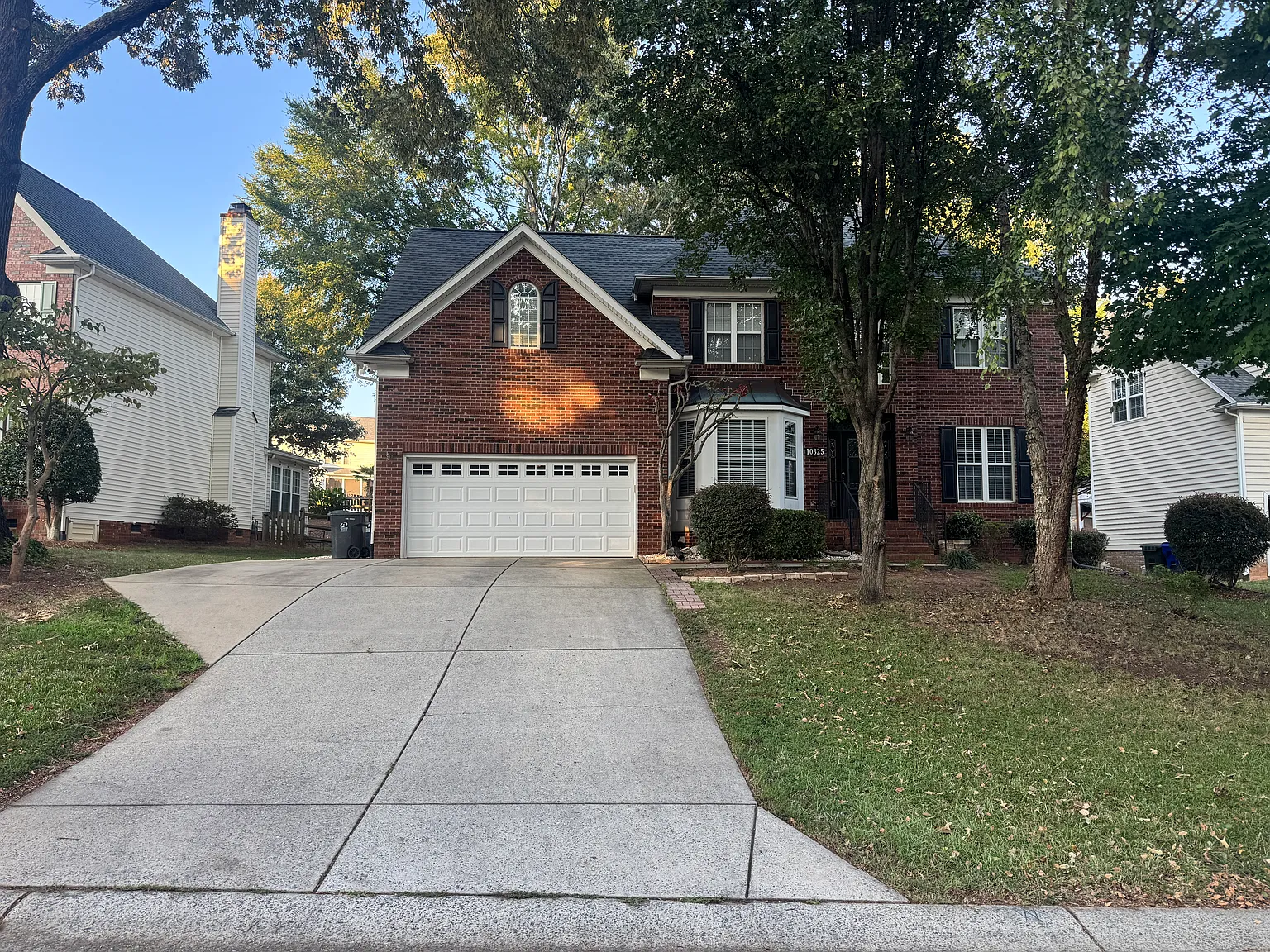 5 bed, 2.5 bath, 2848 sqft, $3,250 — Photo 2