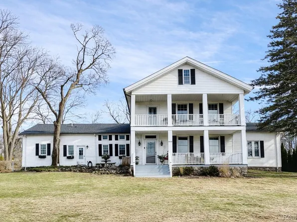 549 Grixdale Ln, Waterford, MI 48328