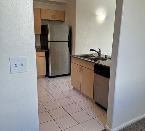 5th image of 1643 6th Ave APT 409