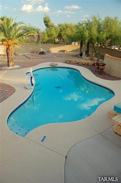 1st image of 1529 W Montebella Dr