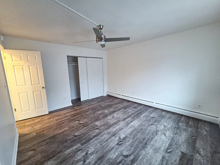 Lake Vista Apartment Homes — Photo 16