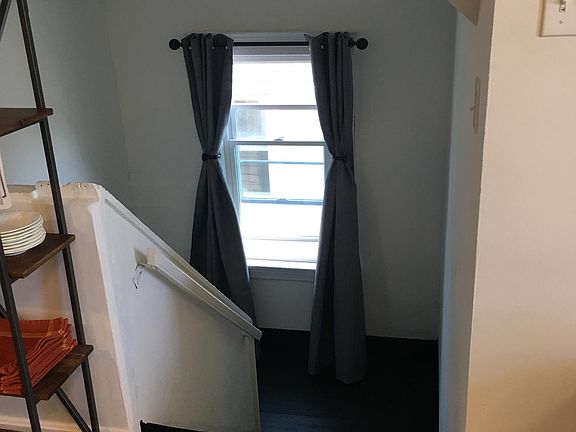 2nd image of 1346 W 61st St #Up
