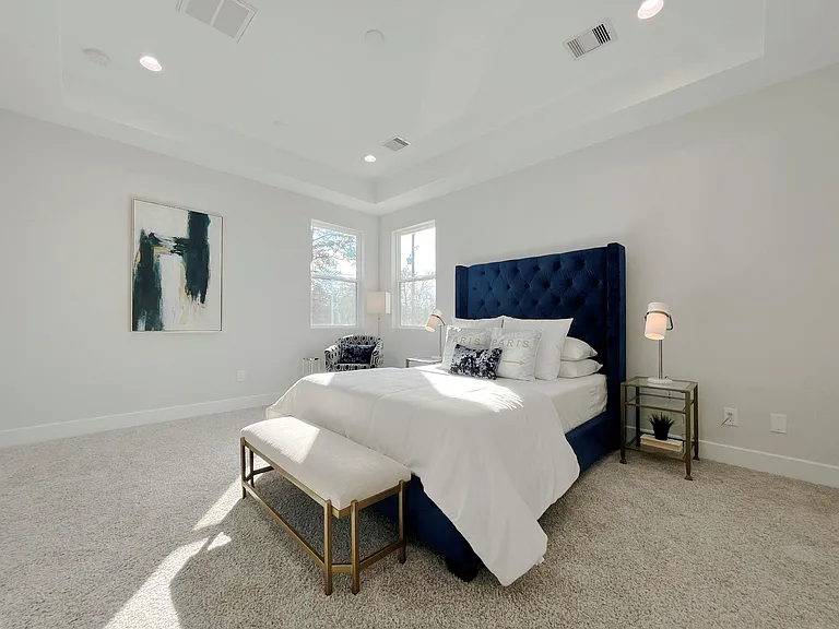 8318 Curry Rd — Photo 10
