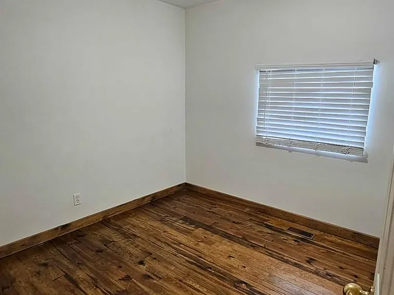 22208 Loyalist Pkwy — Photo 2