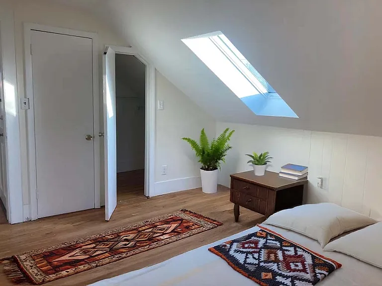 28 1/2 Grove St #3 — Photo 2