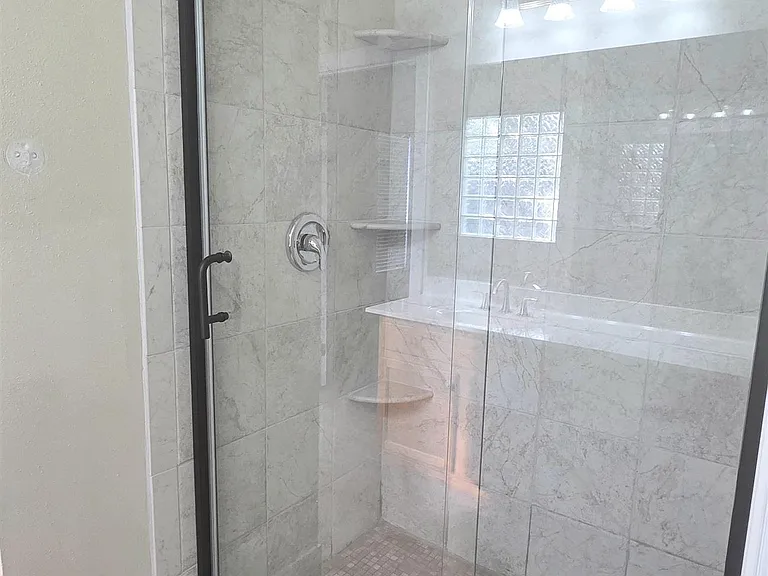 282 Allan Dr — Photo 19
