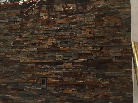 Ledgestone on stairway