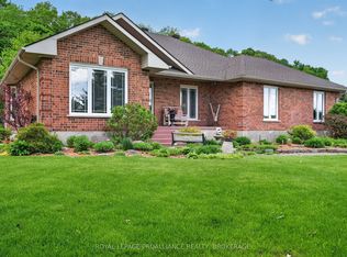 3920 Middle Woodland Dr, South Frontenac, ON K0H1X0