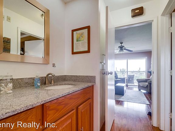 4th image of 4205 Lamont St Unit 16