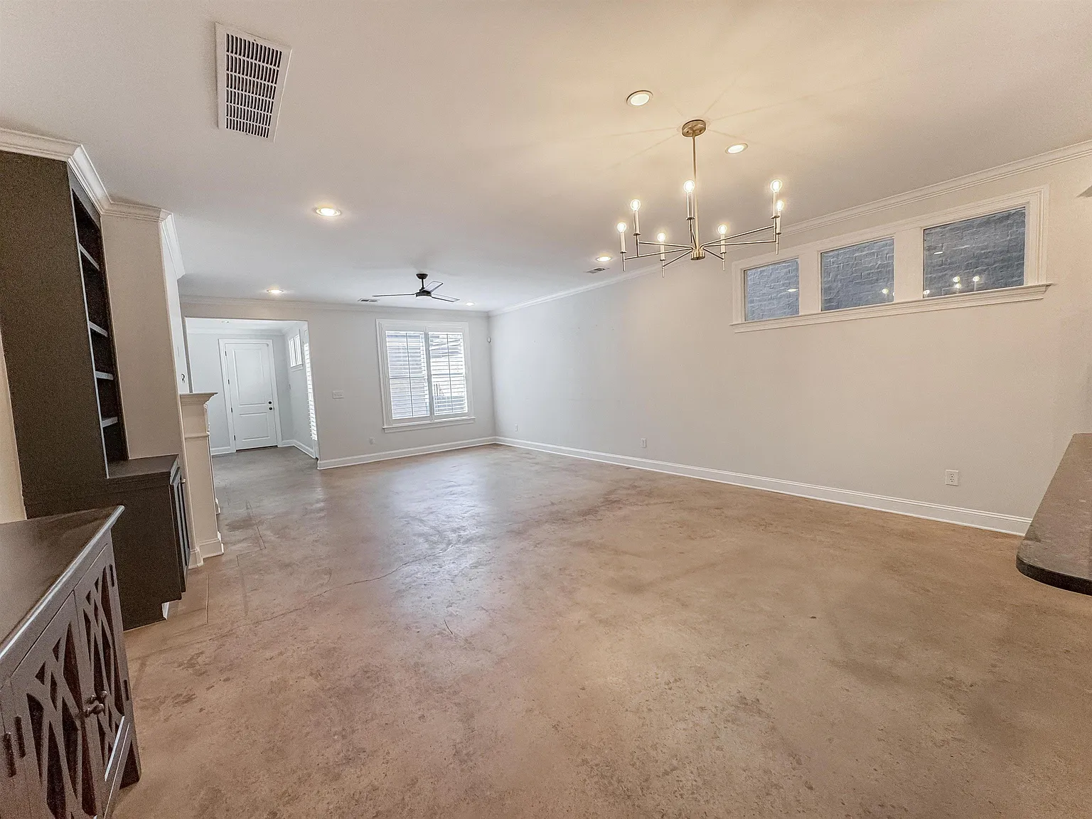 3 bed, 3.0 bath, 2516 sqft, $3,500 — Photo 3