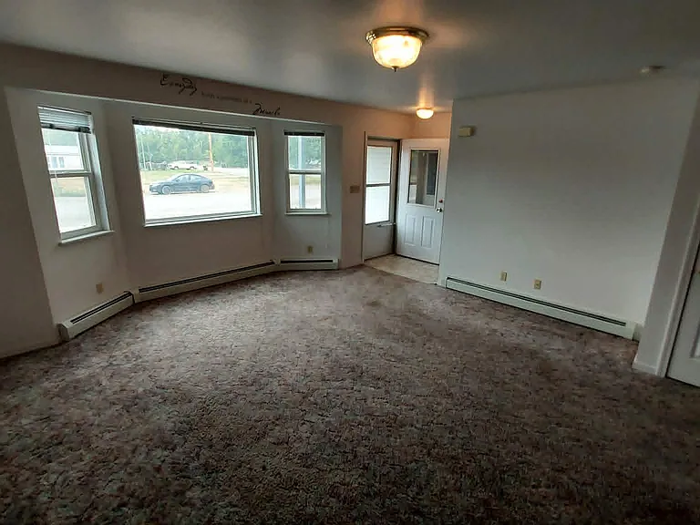 540 Front St — Photo 3