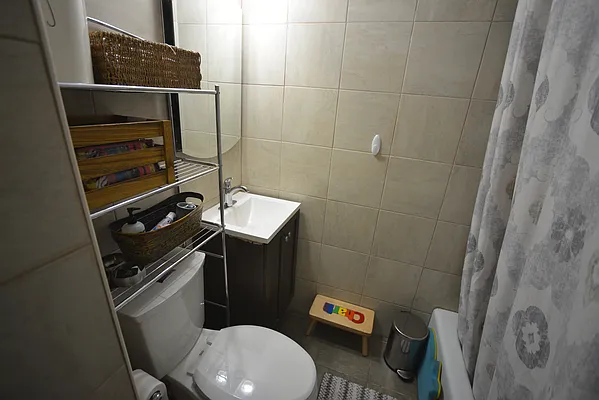 Rented by Voro, LLC | media 20