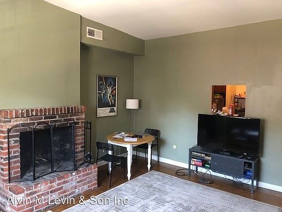 4th image of 405 S 12th St #7169578