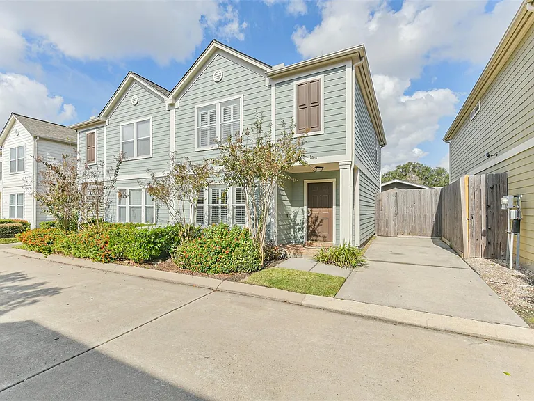 738 Redwing Place Dr — Photo 22