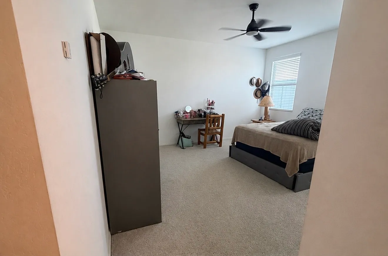 5 bed, 2150 sqft, $2,300 — Photo 4