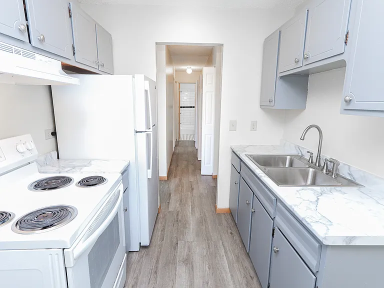 Cedar Avenue Apartments — Photo 22