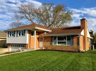 389 Michael John Dr, Park Ridge, IL 60068