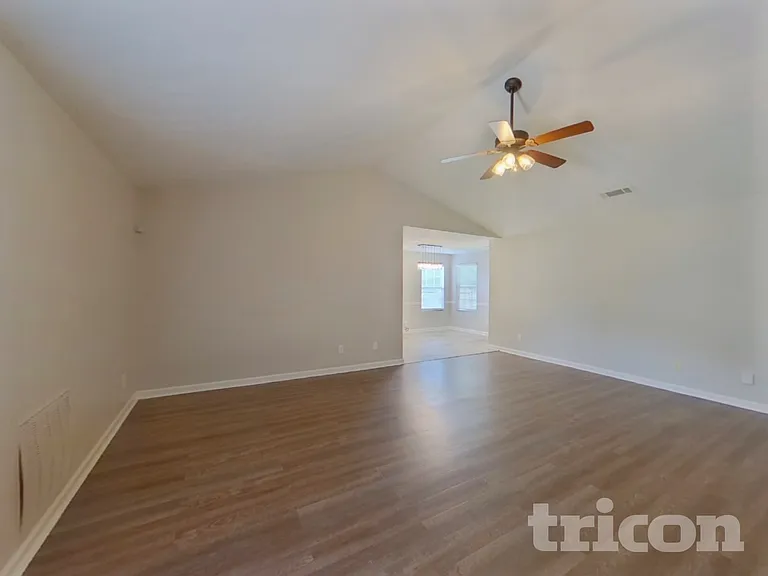 314 Shelley Ln — Photo 3