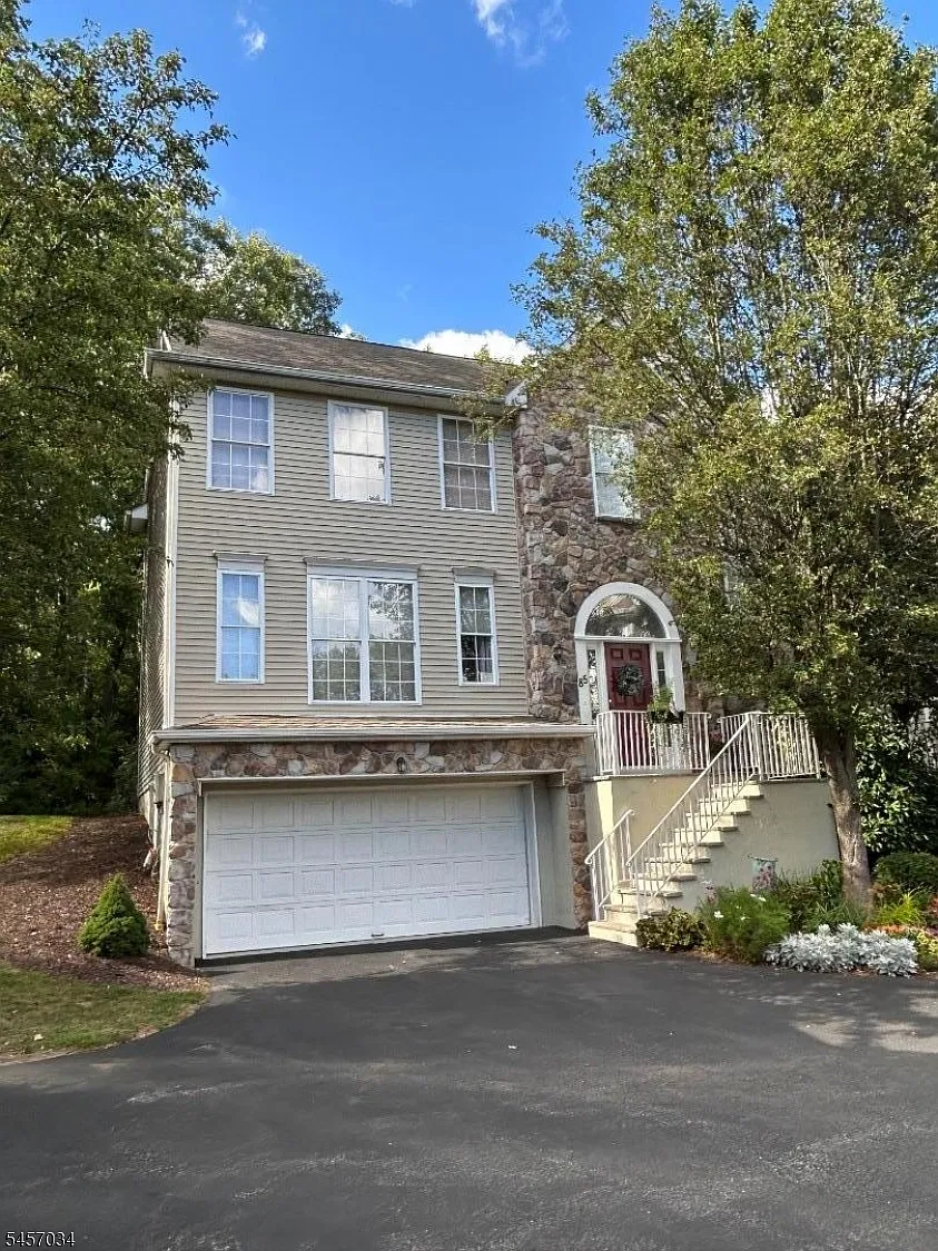 3 bed, 2.5 bath, $3,600 — Photo 1