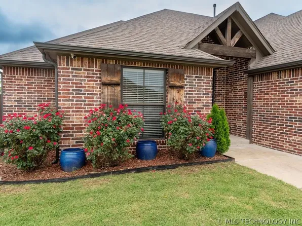 1227 E 133rd Pl, Glenpool, OK 74033