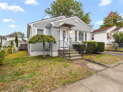 90 Farm St, Providence, RI, 02908