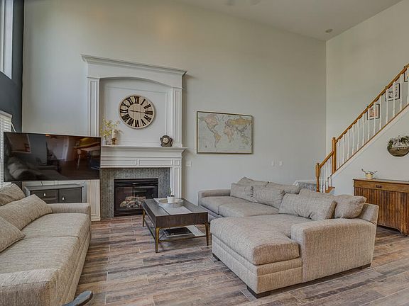 5th image of 9867 Burleigh Ln