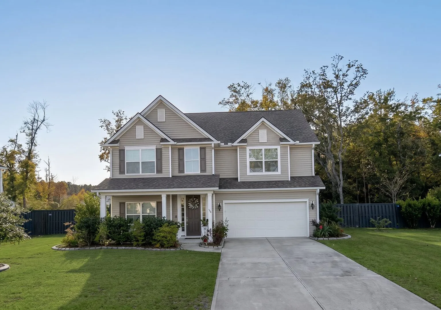 Beautiful 4-bedroom/2.5 bath 2-story home in The Commons of Richmond Hill — Photo 2
