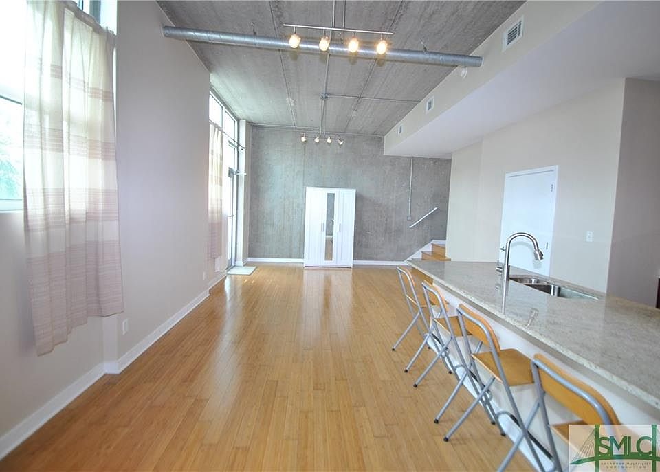 1st image of 555 E Berrien St #I
