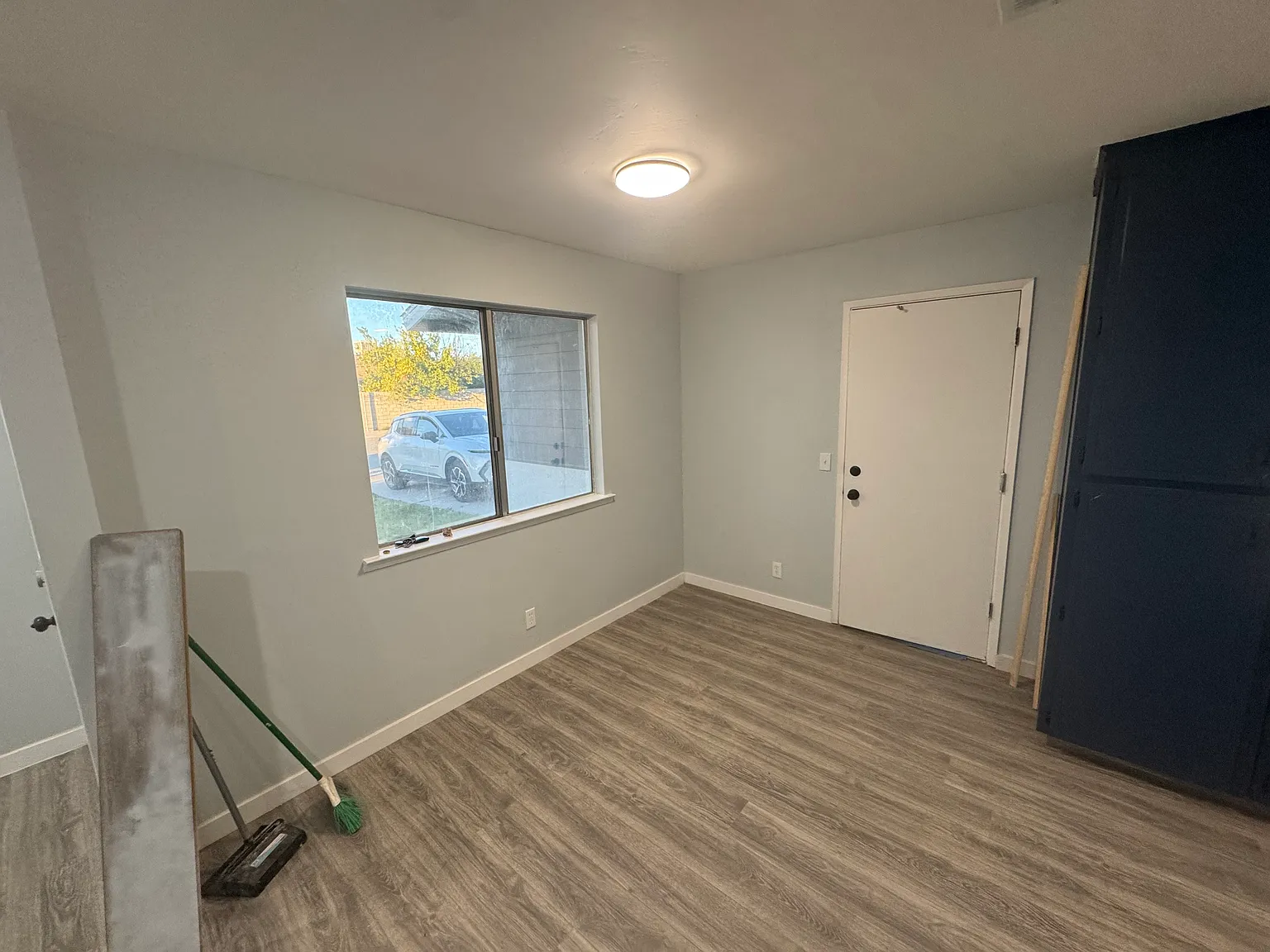 3 bed, 1048 sqft, $2,500 — Photo 2