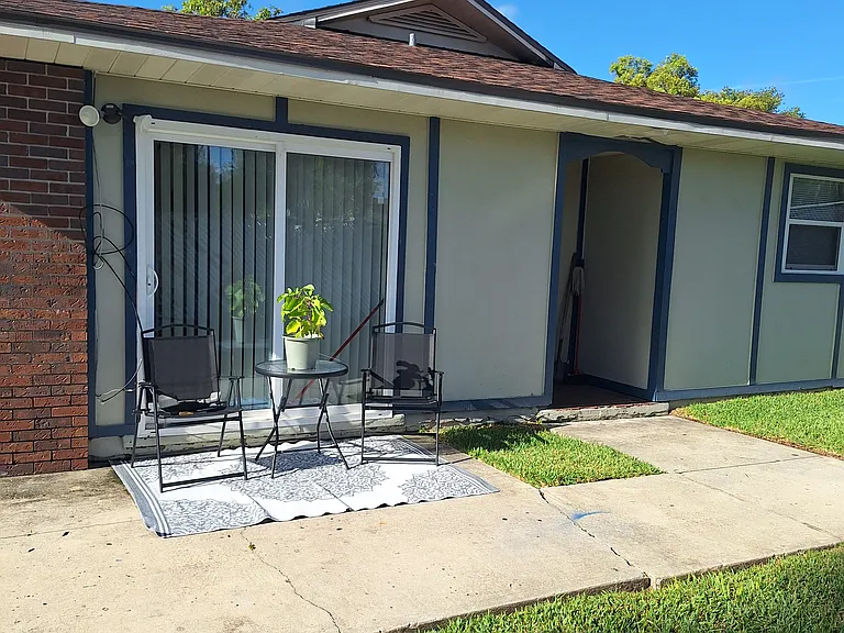 604 E Garden St #1 — Photo 2