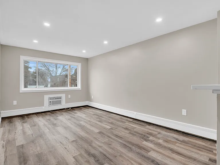 150 2nd St #205 — Photo 5