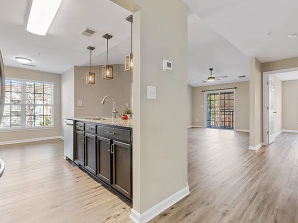 2011 Gov Thomas Bladen Way APT 303, Annapolis, MD 21401