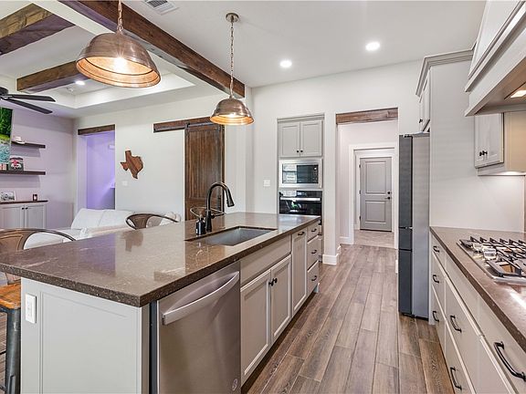 2nd image of 3033 Teller Dr