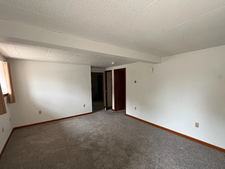 301 E Elm St #BASEMENT — Photo 7