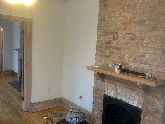 5th image of 713 Joseph St