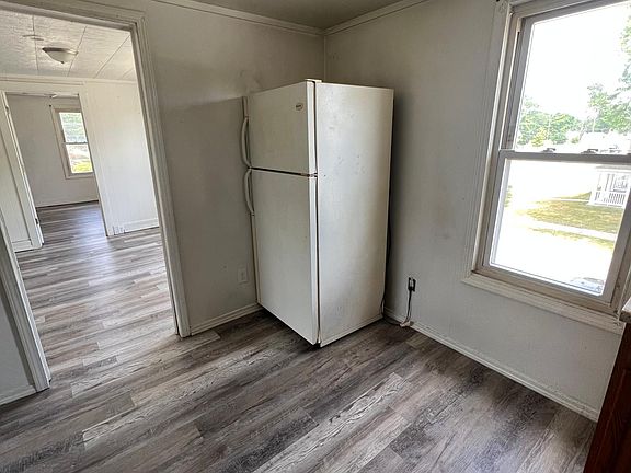 2nd image of 2802 Nern St APT 2