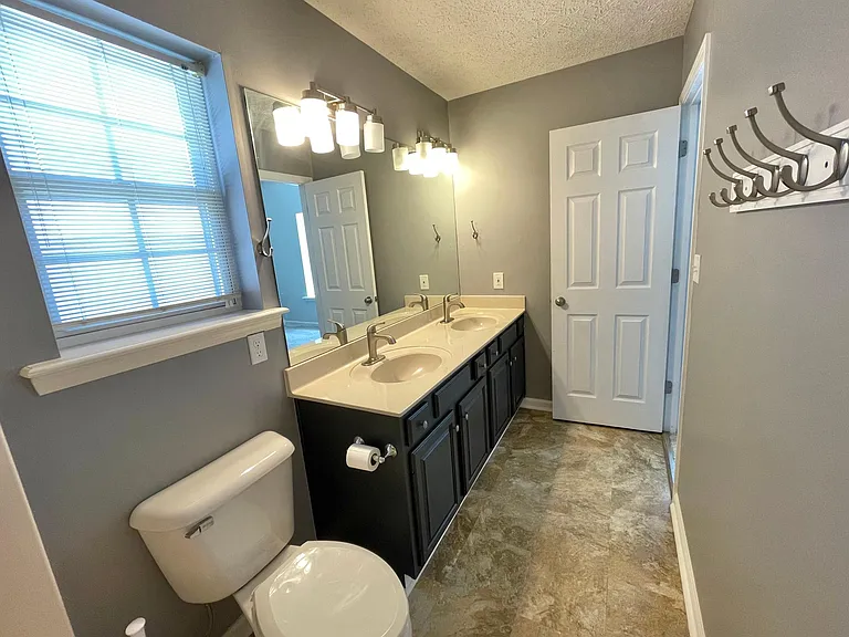 645 Declaration Ct — Photo 21