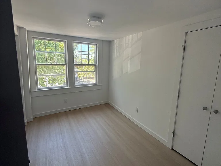 111 Main St — Photo 2