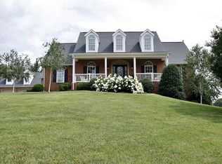 1870 Country Club Rd, Troutville, VA 24175