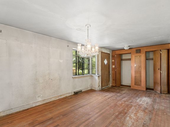5th image of 103 S Parkway