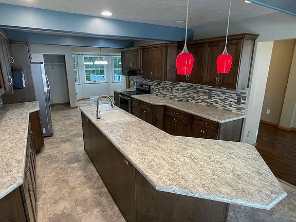 4th image of 4223 Alison Ave