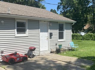 1008 N 5th St #B, Champaign, IL 61820