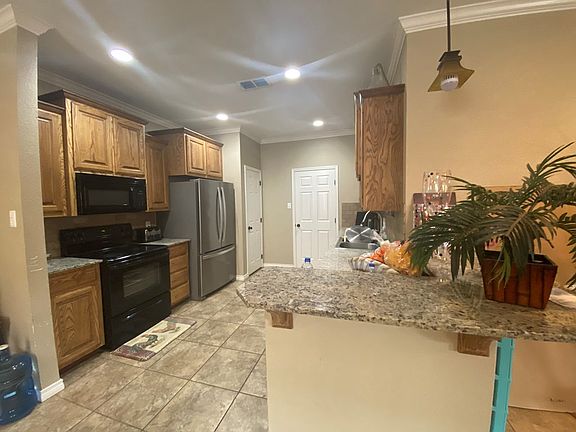 3rd image of 2421 W 34th St