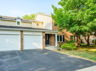 630 Zaininger Ave APT B, Naperville, IL 60563